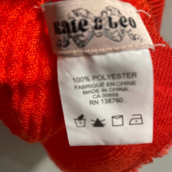 84 Long Red Ribbed Scarf - Picture 4 of 16